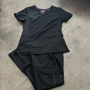 Black Medical Scrub Set - V-Neck Top & Cargo Pants